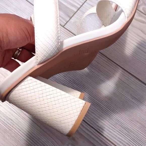 (6-3100)  Juliet Holy Womens Chunky Heels Open Toe Strappy Sandals Sz 11 - Picture 6 of 11